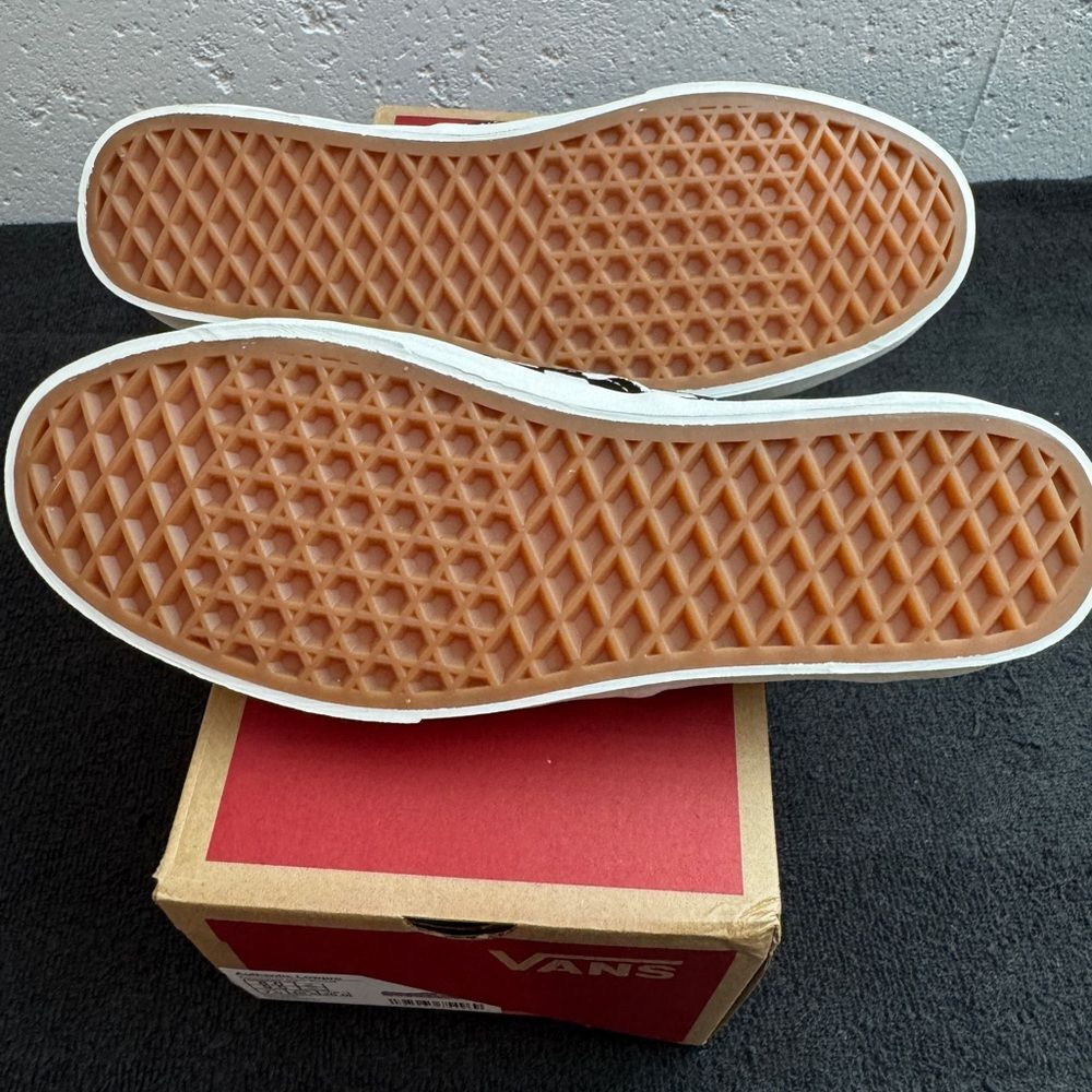 Vans Black & White Checkered Lowpro - Picture 2 of 4